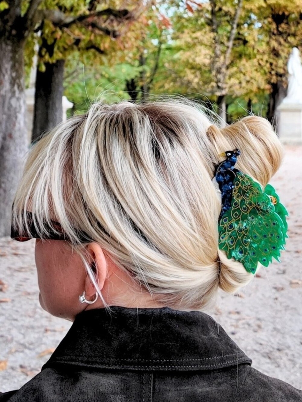 Solar Eclipse Peacock Claw Hair Clip in Green and Blue with Gold Detail